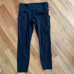 LuluLemon wunder train crop black leggings size 8